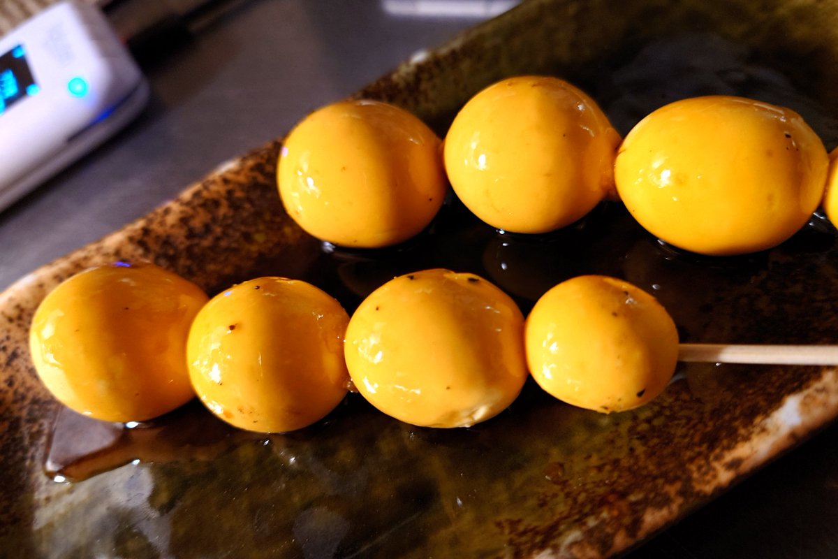 _kachitori's tweet photo. 鶏のきんかんは半熟の漬けにして炭火でさっと炙りました！うずらともまた違った風味を味わえます✨
#勝どき
#晴海
#焼鳥
#やきとり
#居酒屋
#鶏のきんかん https://t.co/PXQ6uxKNs8