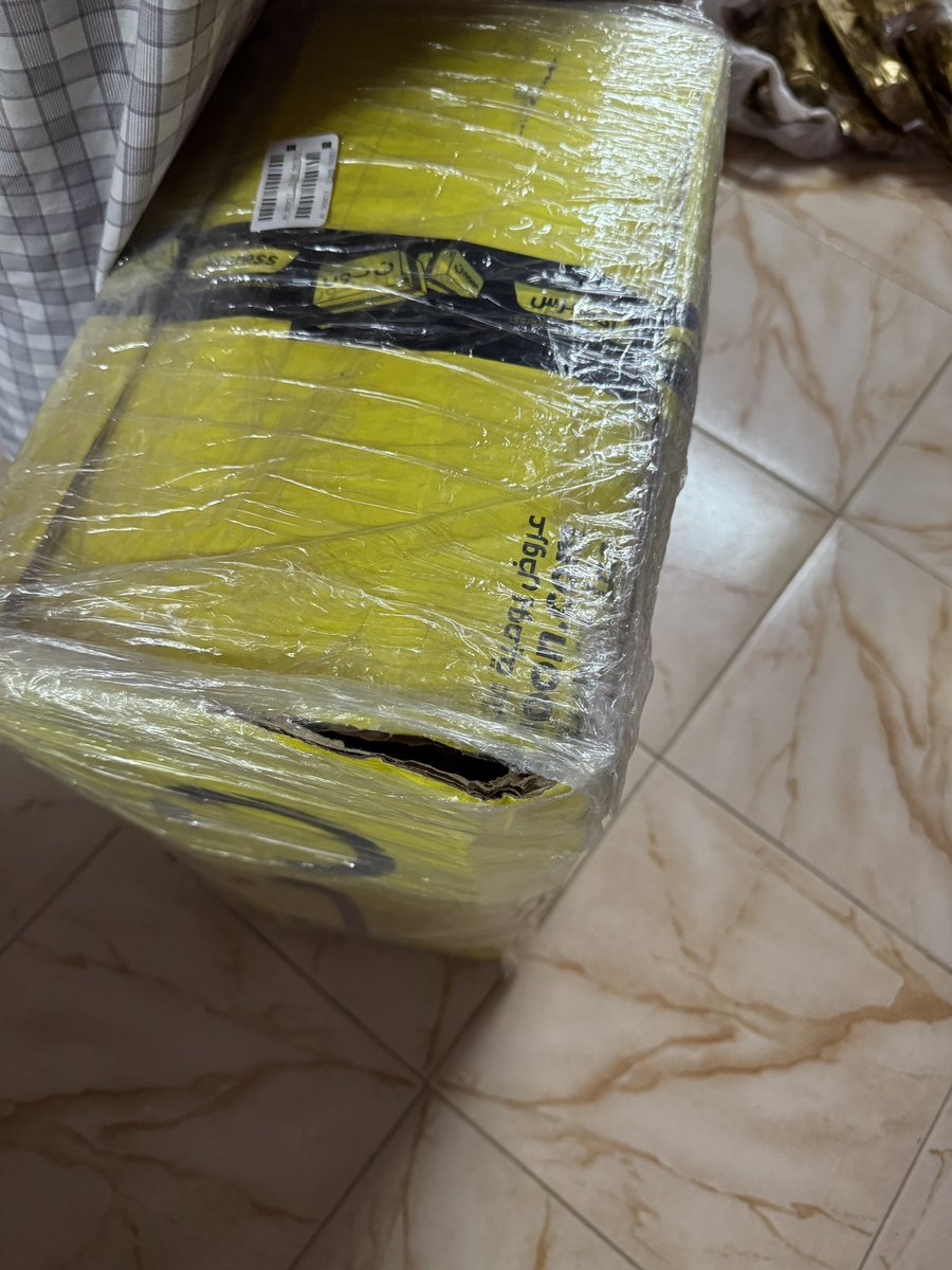 sameer_bin_noor's tweet photo. 1/2
The way Air India handled our baggage was phenomenal 
They should be proud to provide such a worst customer experience. 
Our baggage handling result
Even the staff were very rude and disrespectful. https://t.co/GG0wko1UD3