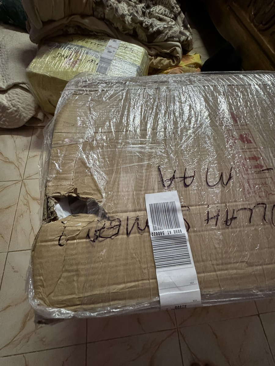 sameer_bin_noor's tweet photo. 1/2
The way Air India handled our baggage was phenomenal 
They should be proud to provide such a worst customer experience. 
Our baggage handling result
Even the staff were very rude and disrespectful. https://t.co/GG0wko1UD3