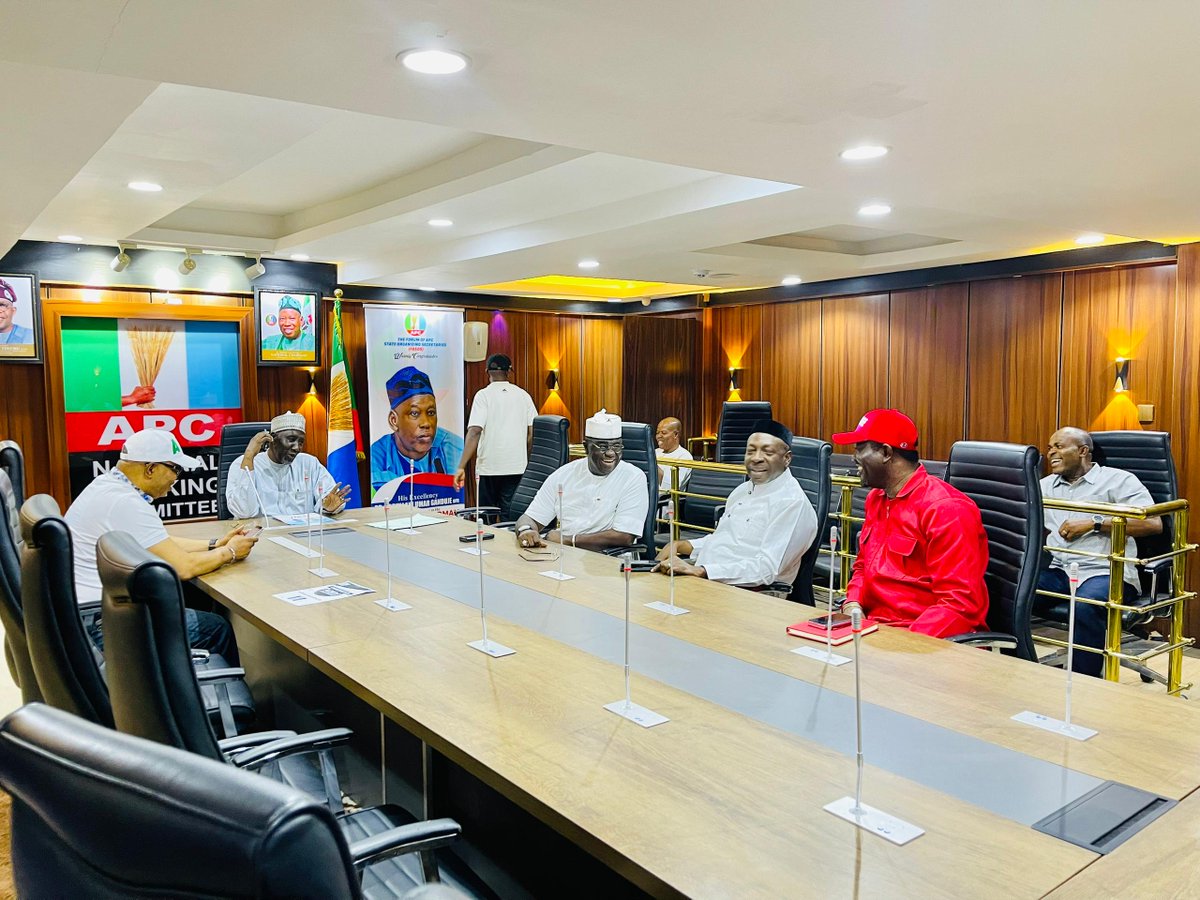 DGreatOracle's tweet photo. "In my dedication to serve our great state, Edo, and usher in a new era of transformative development, I have submitted my expression of interest and nomination forms for the forthcoming APC Gubernatorial primaries." - Prince Clem Agba
#ClemAgba #Edo2024 #PCATRUST https://t.co/2HuhkwHmBm