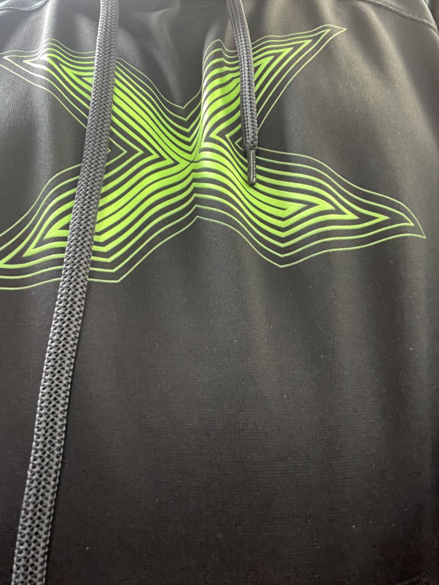 helloalexg's tweet photo. Went to #walmart yesterday with @mobileXus hoodie on. Someone saw me and thought I work for #mobilexus and started asking me questions how it works π. It was fun explaining how plan works along with how convenient and affordable it is. Also told him I donβt work for #mobilexus but love what they are trying to do and was one of the beta testers. He ended up buying the starter kit. π Oh @peter_adderton thanks again for the hoodie. Still rocking it. π€