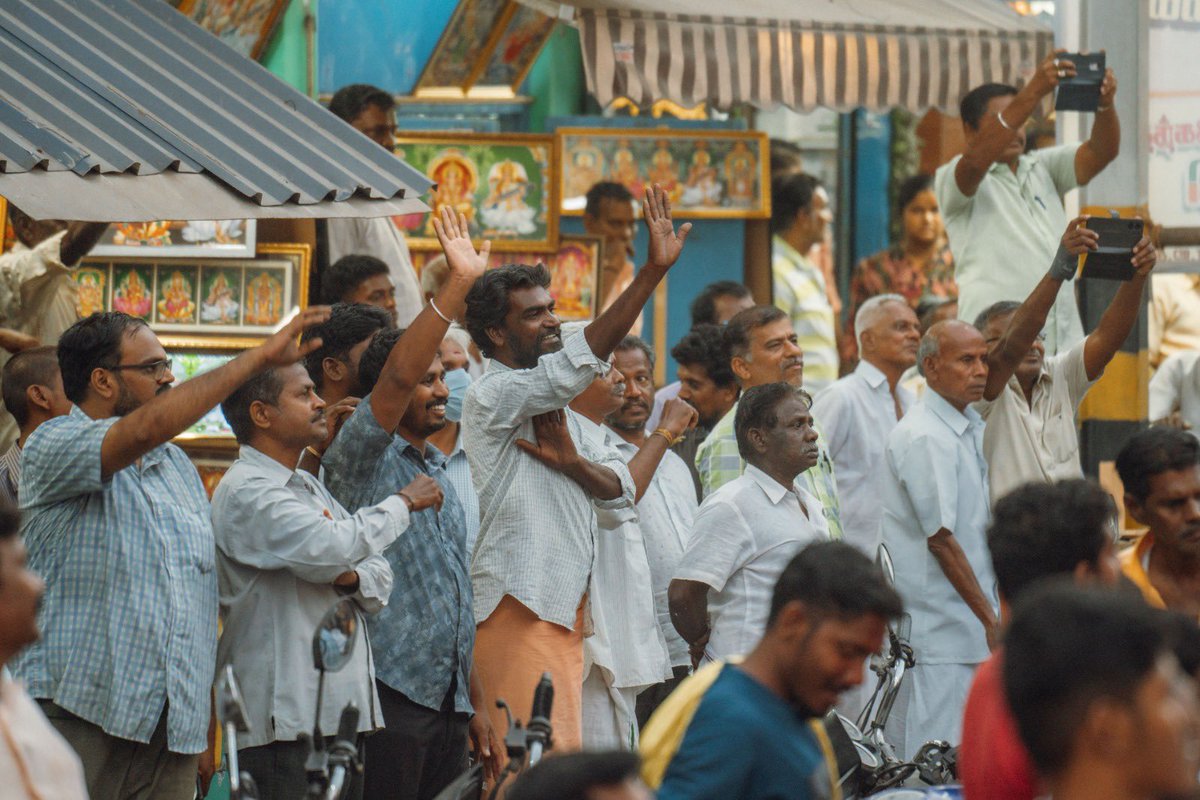 annamalai_k's tweet photo. இன்றைய மாலை #EnMannEnMakkal பயணம், காமாட்சி அம்மன் கோயில், 108 திவ்யதேசங்களில் ஒன்றான வரதராஜ பெருமாள் கோவில், ஏகாம்பரேஸ்வரர் கோவில், கச்சபேஸ்வரர் கோவில் என, ஆயிரம் கோவில்களின் நகரம் என்ற பெருமையுடைய புண்ணிய பூமியான காஞ்சிபுரம் சட்டமன்றத் தொகுதியில், பொதுமக்களின் பேராதரவோடு வெகு சிறப்பாக நடந்தேறியது. (1/10)