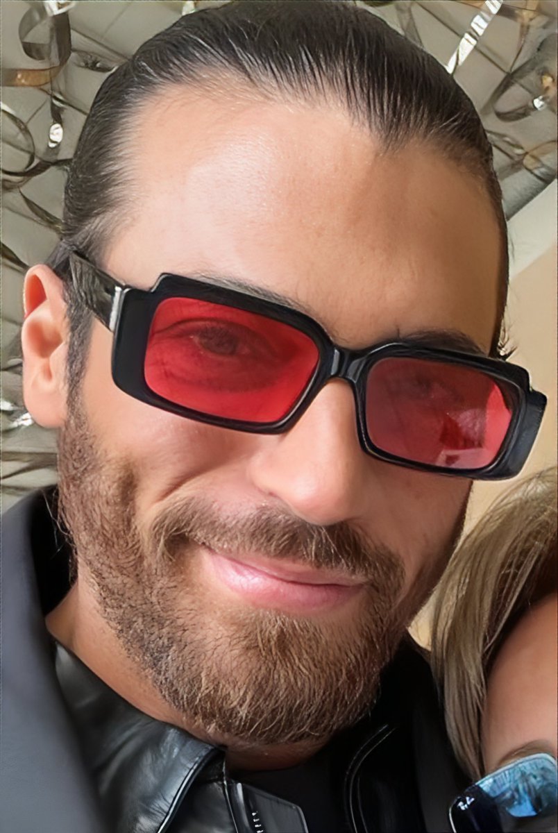 CanYamanNewsInt's tweet photo. #CanYaman x Spain 🇪🇸 = 🔥 

#CanYamanSpain2024 #BreakTheWallSpain2024 https://t.co/5M2UyKIBnr