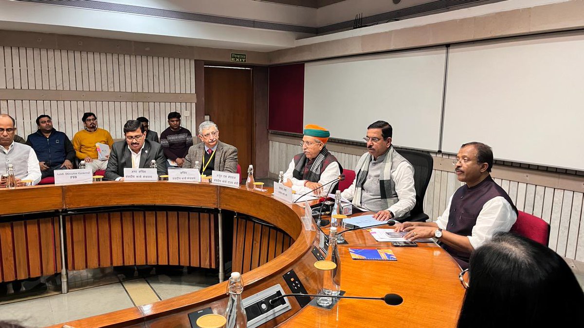 mpa_india's tweet photo. M/O @mpa_india @JoshiPralhad held a press conference concluding the #InterimBudgetSession of Parliament. MoS Shri @arjunrammeghwal ji &amp; @VMBJP participated. Shri Umang Narula, Secy, MoPA and Dr. Satya Prakash MoPA, Addl. Secy were present. 
Press Release: https://t.co/wl3OOgFimm https://t.co/8B8WXFl1S8