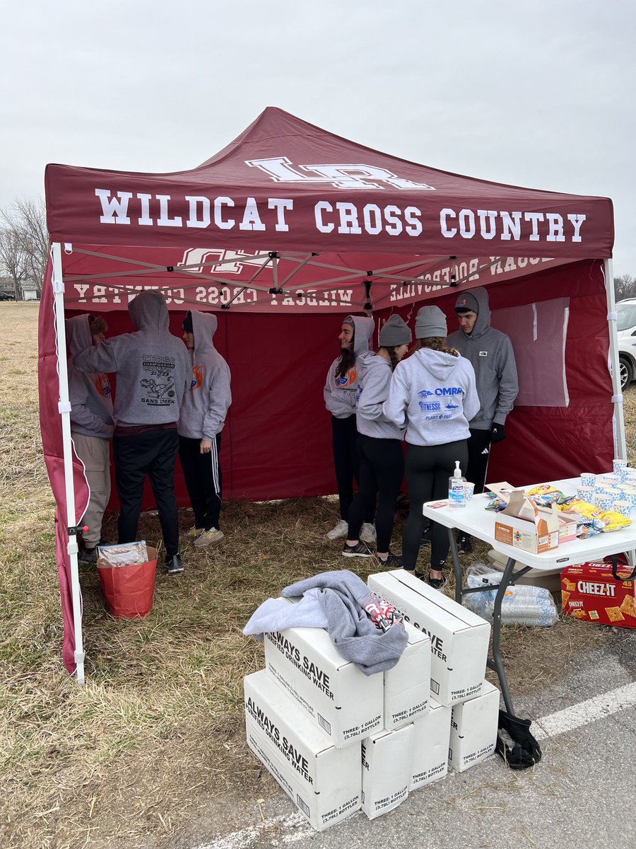 Cabin Reliever Race ⁦@OMRRSGF⁩ Aide Station Workers ⁦@LRHSWildcats⁩ ⁦@LRWildcatATH⁩ #nosun #itschilly #WeAreLR