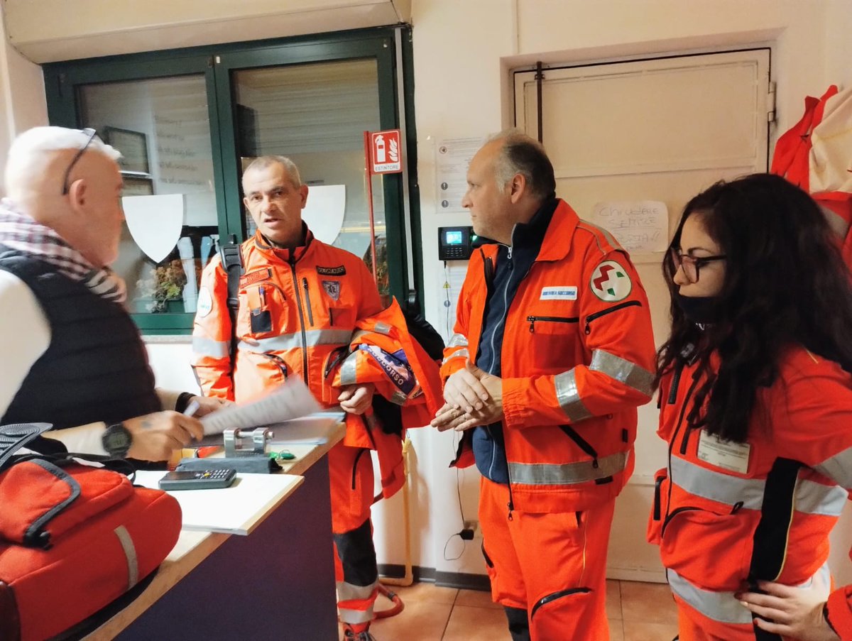 AnpasPiemonte's tweet photo. #IvreaSoccorso sta assicurando la copertura sanitaria allo #StoricoCarnevaleIvrea.
Informazione di servizio: la tenda campale di #ANPAS allestita in piazza Credenza, vicino all’Ospedale, funziona da triage e potrà accogliere pazienti per cure assistenziali a bassa criticità. https://t.co/11jjisMawp