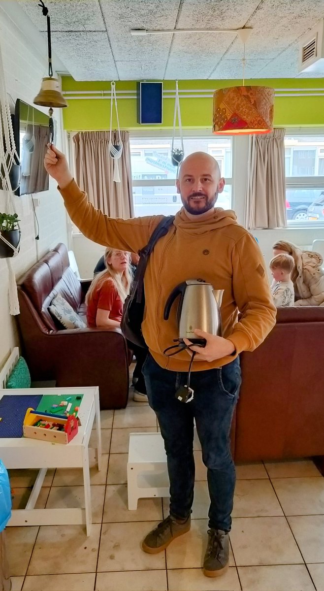 Vandaag in het #RepairCafé op #Zuilen in <a href="/buurthuiszuilen/">@buurthuisZuilen</a> rond de 20 reparaties uitgevoerd. Door tijdgebrek moesten we enkele last minute-ers verwijzen naar volgende maand! #lekkerduurzaam #DOCKNoordwest