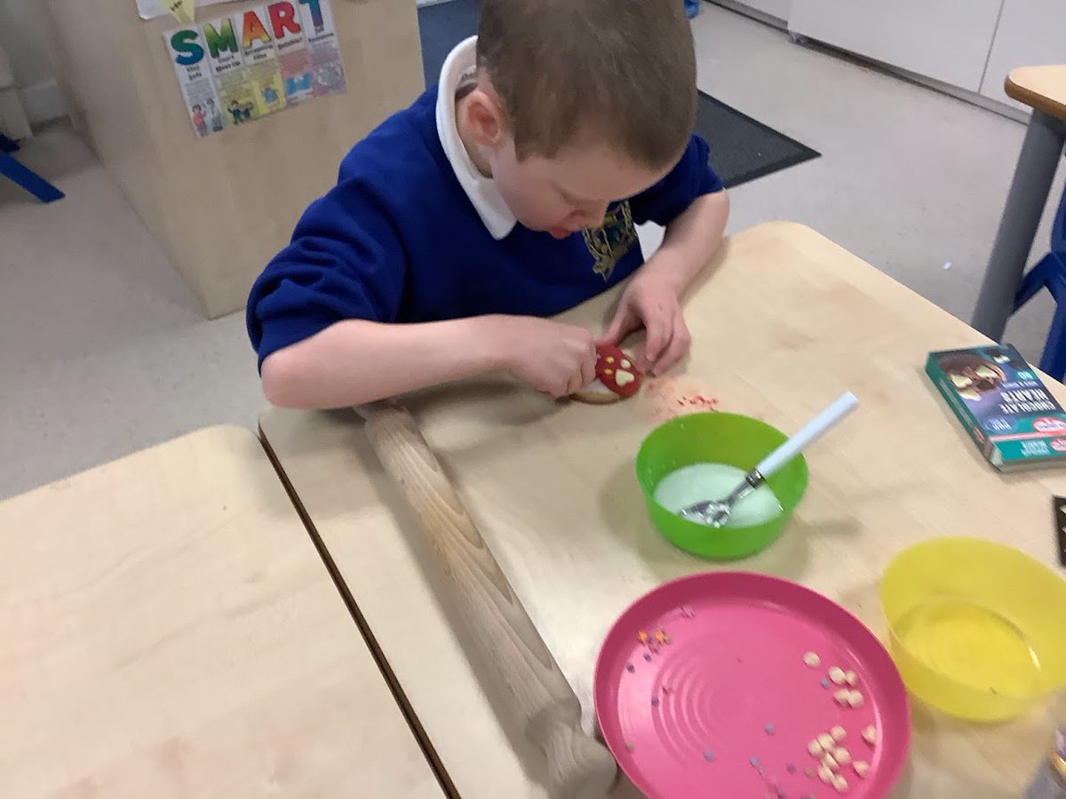 CedarDallamCPS's tweet photo. Cooking club have been making Valentine's Day biscuits. https://t.co/aDH9BqJQjL