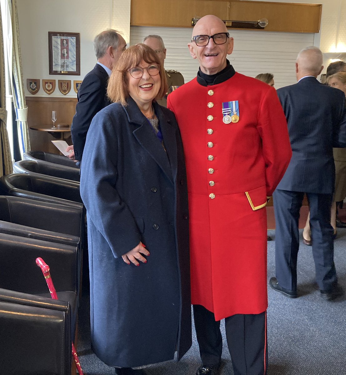 It’s not everyday you rub shoulders with a real celebrity 😍 
#chelseapensioners
#dittonbarraks
<a href="/ChelseaHospital/">Chelsea Hospital</a>