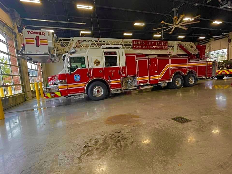 James City Bruton VFD Station 1 Toano VA. 
[ Tower : 1 ] 

#James #JamesCity #Bruton #VFD #Toamo #ToanoVA #FireRescue #Firefighting #FireDept #FireDepartment #Fireservice #Tower #Tower1 #Trucks #Automotive #vehicles #America #usa