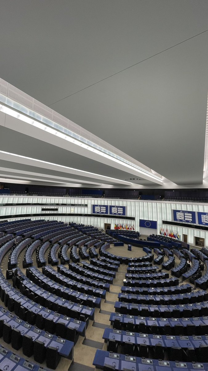 LimouziStaps's tweet photo. Votre BDE est présent à 📌Strasbourg pour le Week-End des Élu•es Associatif•ves de l’@ANESTAPS 📝

Au programme :
- Grand oral 🗣️
- Visite du Parlement Européen 🇪🇺
- Formations ✍️
- Conseil d’Administration 🗳️

Merci au @STAPSStras pour l’accueil 🥨 https://t.co/O7ymXTpmyU