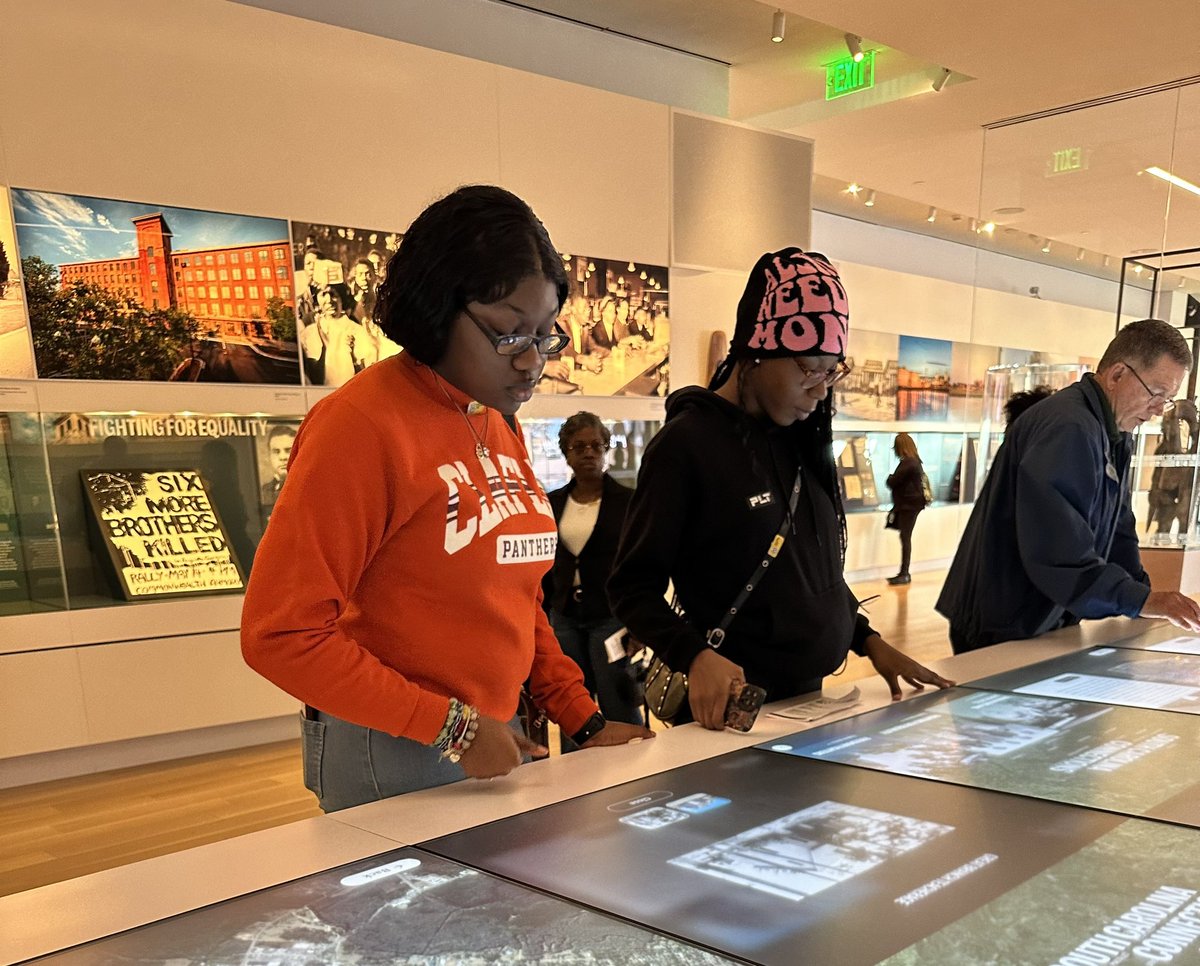 DrArthurDoctor's tweet photo. This week, @ClaflinUniv1869 students experienced the @iaamuseum in Charleston, SC. The word “experienced” is so fitting as it was more than a visit. They explored the rich history of their ancestors and the contributions they made.10/10
#ClaflinMagic #CUEngage #BlackHistoryMonth https://t.co/Jgs7nH9cv7