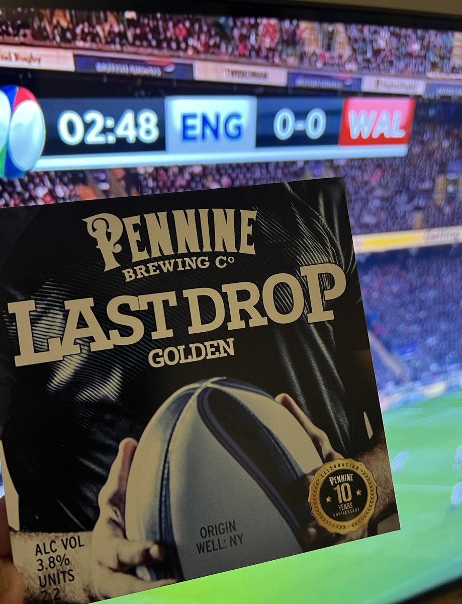 Come on England! 🏴󠁧󠁢󠁥󠁮󠁧󠁿 🏉 Calming the nerves with a pint of the good stuff 🤭🍻🍻 @EnglandRugby #sixnations #yorkshirebeer #brewerylife #penninebrewingco