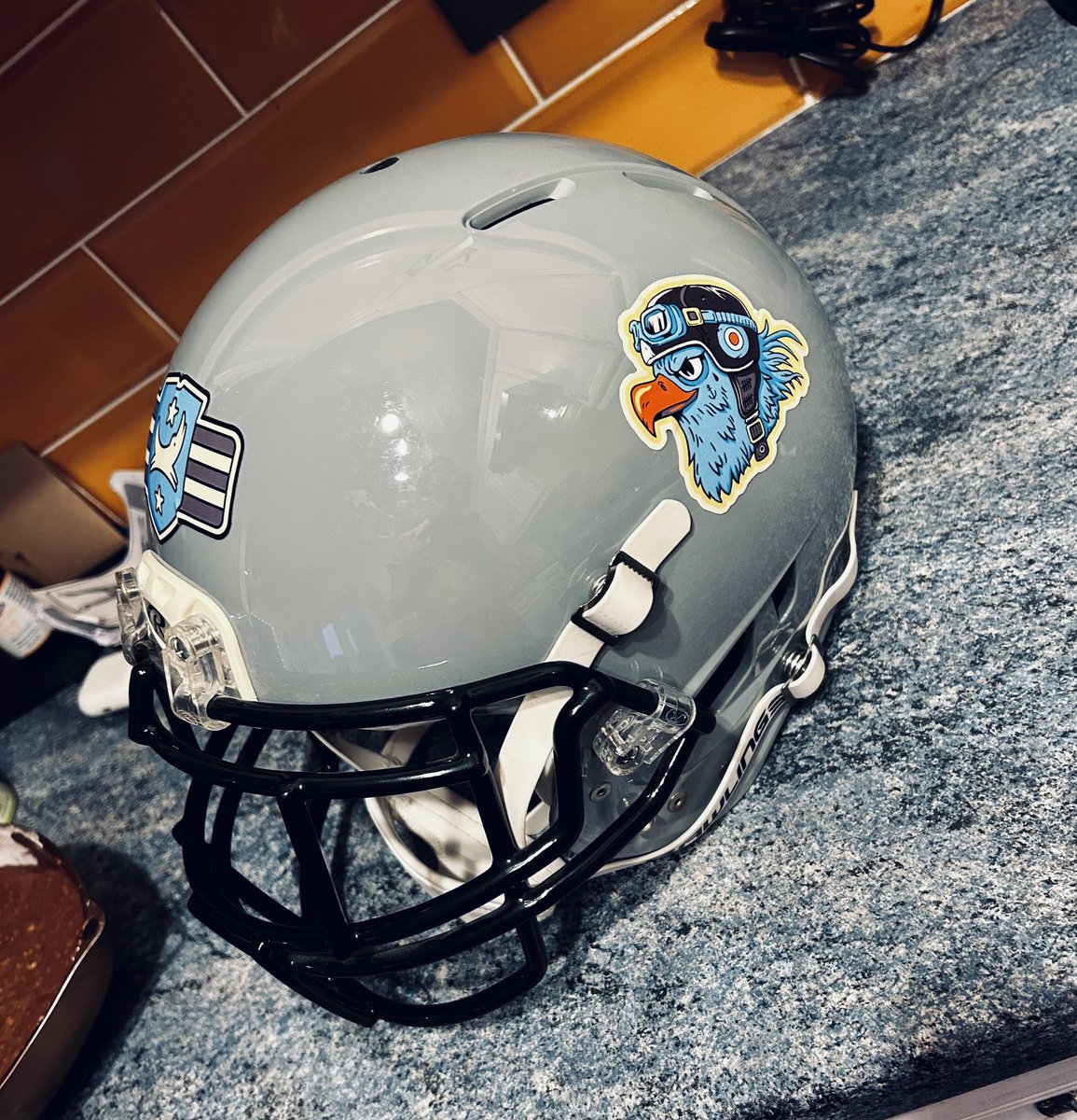StuartA34577922's tweet photo. Hey @BrewDog who you got for the big game tomorrow? How about the BrewDog wingmen 🦅 🏈🤣 https://t.co/lT1nbFxMdu