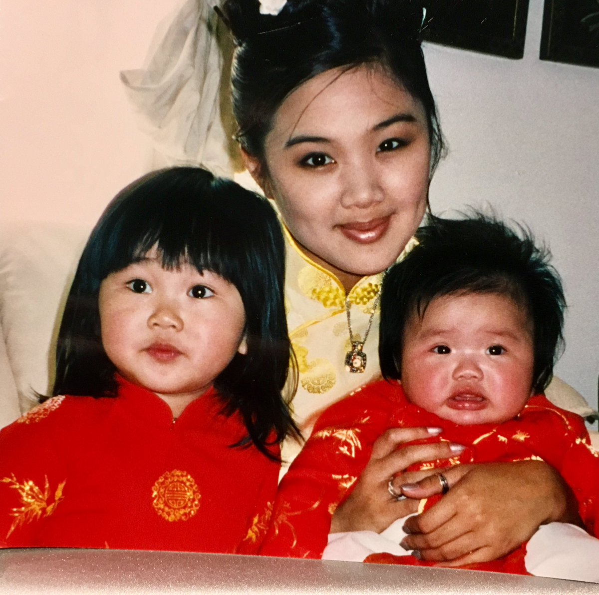 Chúc Mừng Năm Mới! Happy Lunar New Year! My favourite time of the year! May the year of the dragon bring you and your loved ones good health, good fortune, and an abundance of love and happiness ❤️🐲🧧