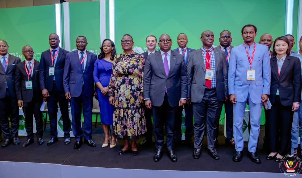 wembi_steve's tweet photo. #RDC: Retombées de sa participation à Mining #Indaba: Le Premier Ministre @LukondeSama  et son gouvernement arrachent un contrat de 450 millions de dollars américains avec les Sud-africains pour la construction de 180.000 km des routes en RDC en vue d'accélérer le PDL-145 T https://t.co/m3u5RUXPsm