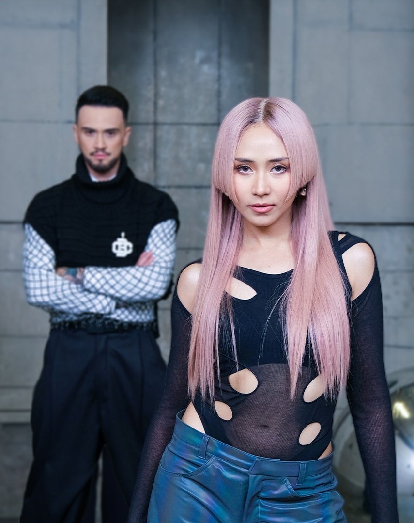 WORLDMUSICAWARD's tweet photo. Philippine Superstar #SarahGeronimo reveals 2nd batch of concept pics for her much awaited song "My Mind" feat. Billy Crawford, out Friday, February 16...👏🇵🇭🌟🥈📸🆕🎶💥2⃣/1⃣6⃣👑💙

#SarahGxBillyMyMind 
#MyMind
#BillyCrawford https://t.co/c150N7mlVi