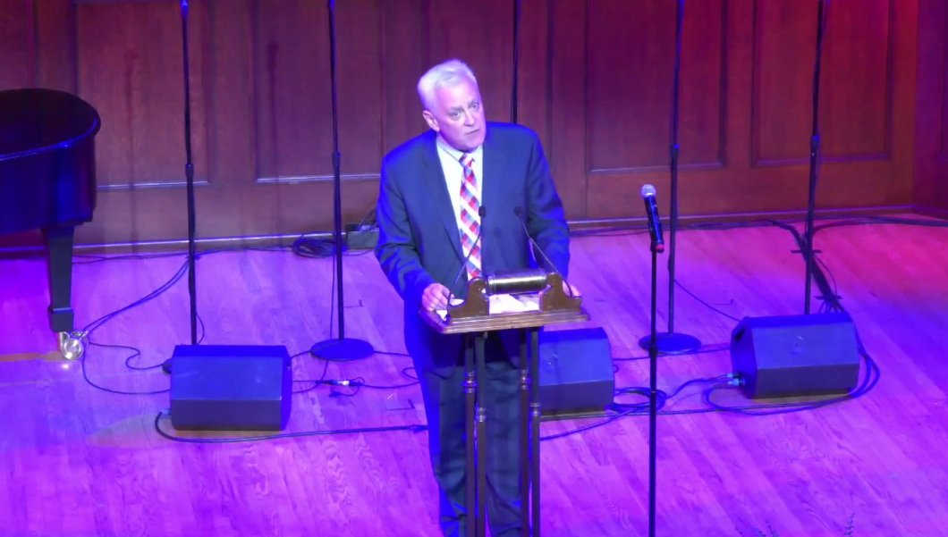 alisagbrnelson's tweet photo. Democrat Roy Temple speaks at the memorial service for former Missouri U.S. Sen. Jean Carnahan: "She had a backbone of steel." #moleg #mogov #mosen https://t.co/fZ8wIjtu2x