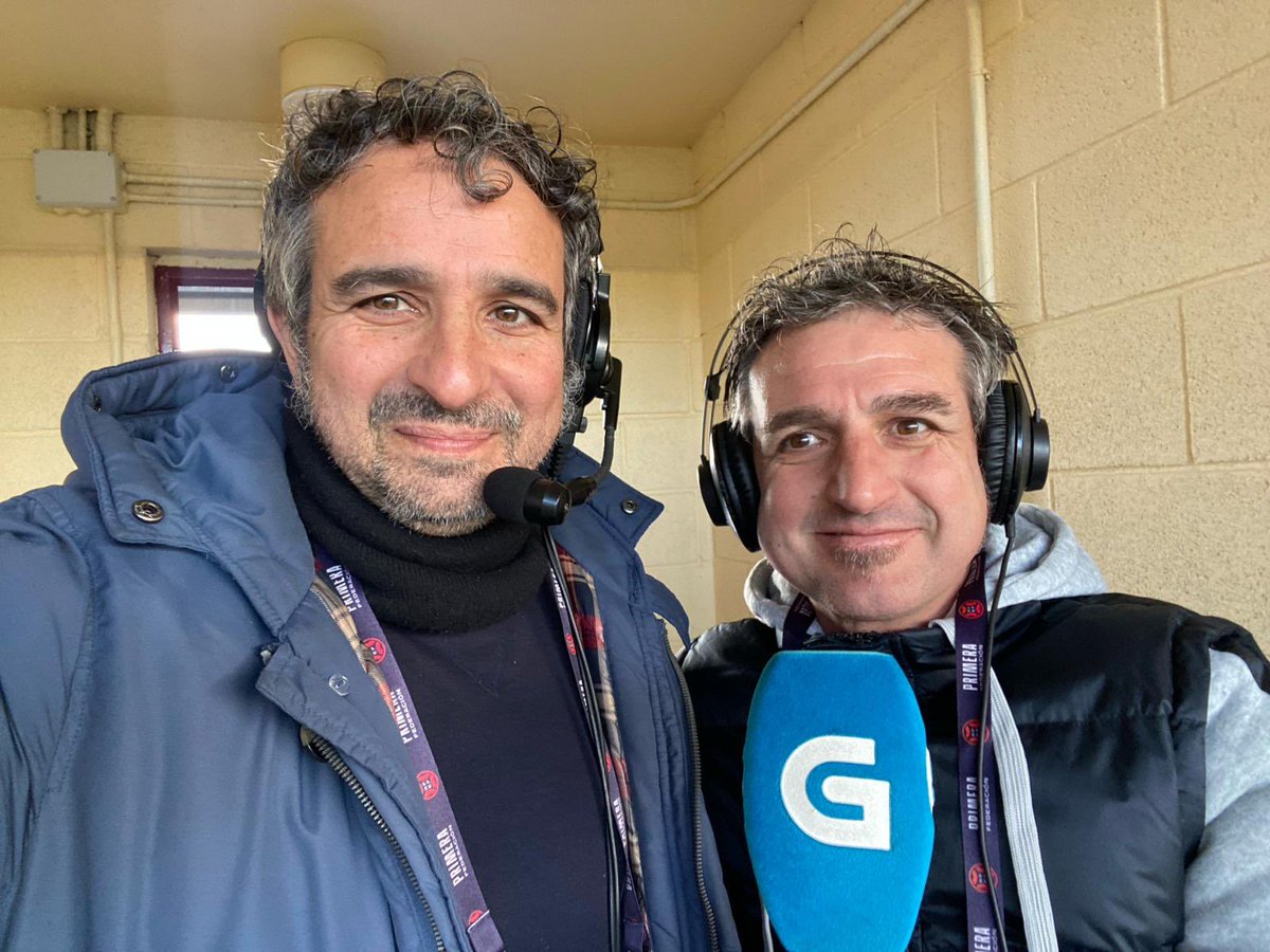 GALICIANGOLES's tweet image. 😂 Quen é quen? Dúas pingas de auga!

🎭 Disfrazouse Roberto Rodríguez @roropu76 de @javitorres6 polo Entroido? 

Vai comezar o @SDLogrones - @RCDeportivo no @GALICIANGOLES!

📻 agalegaaudio.gal/videos/120146-…
