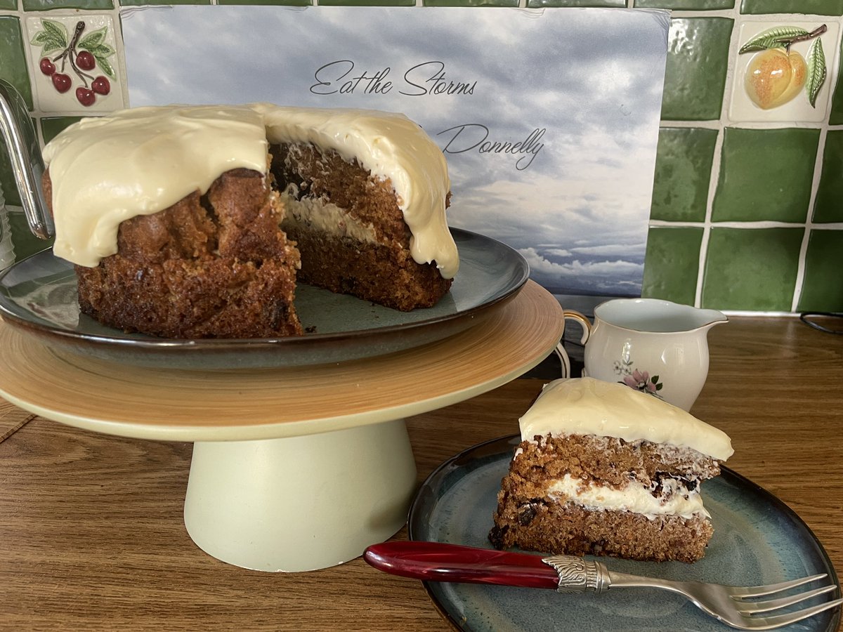 The cake has been cut which means it’s time to dive in!
The new episode of the #poetry podcast is out with guests <a href="/StantonsStache/">Fred Shrum , III ✝️</a> Amanda Jane Shannon, <a href="/Breen/">Oisín</a> &amp; @Floweringink who joins me for our Behind the Storms chat. 

Tune in to Stay Bloody Poetic 

open.spotify.com/episode/4HzXhJ…