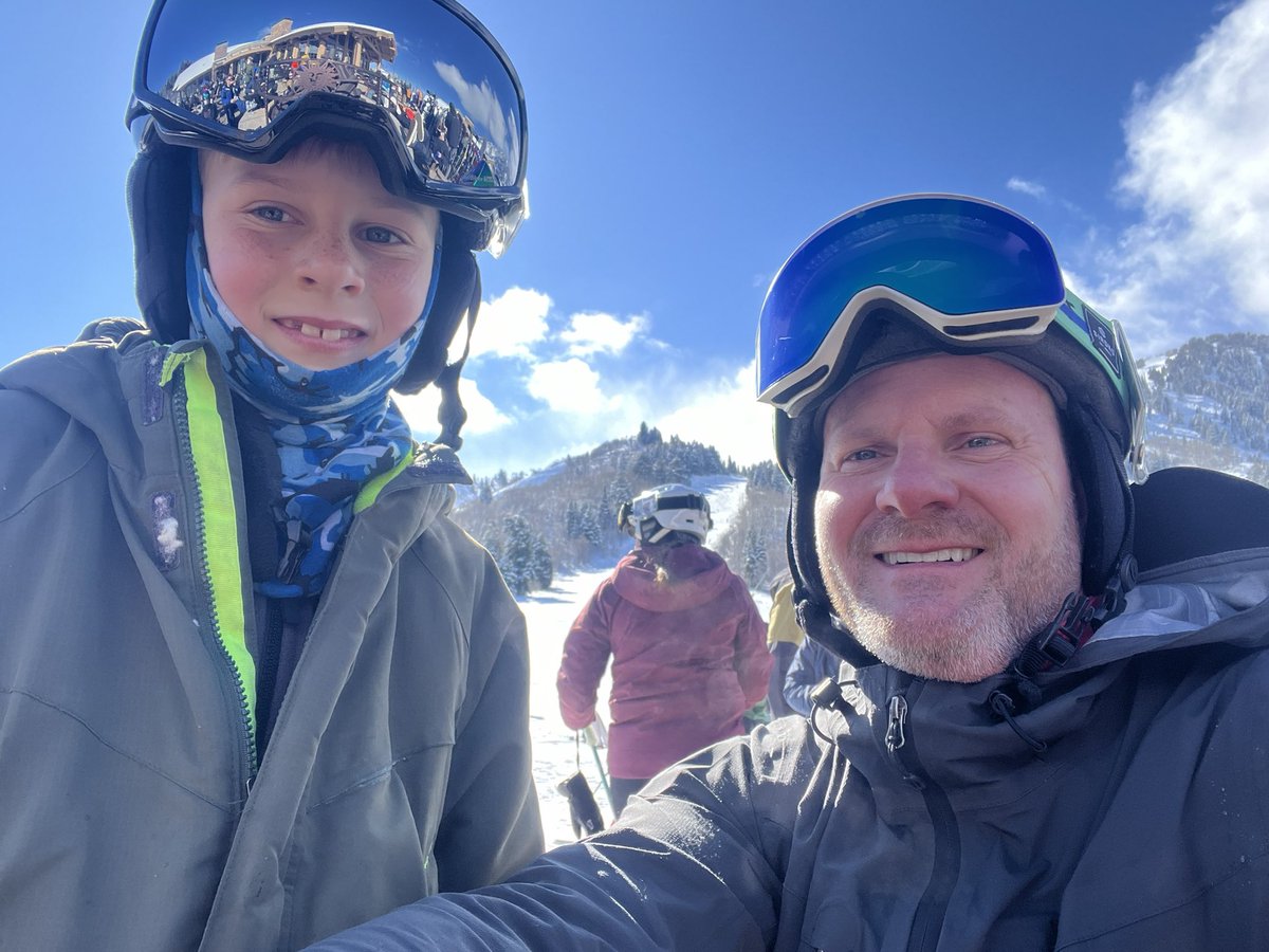 k_r_baum's tweet image. Having a great day with my little buddy. I do have to say though that I loathe the damn ikon pass. #bluebirdday #snowbasinresort #killtheikonpass