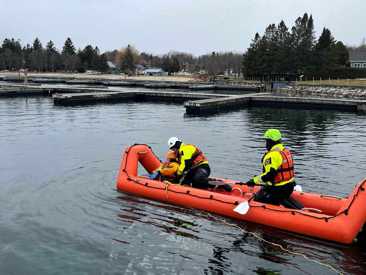 NorthernBruceFD's tweet photo. Your @NorthernBruceFD #Firefighters practiced their skill sets in the water today in #LionsHead Harbour. While we didn't ice today, we still trained to hone our skills.  Your Firefighters are always ready to serve when you need them. #FireSafety #PublicSafety #NBPFD https://t.co/d1MBxpylkp