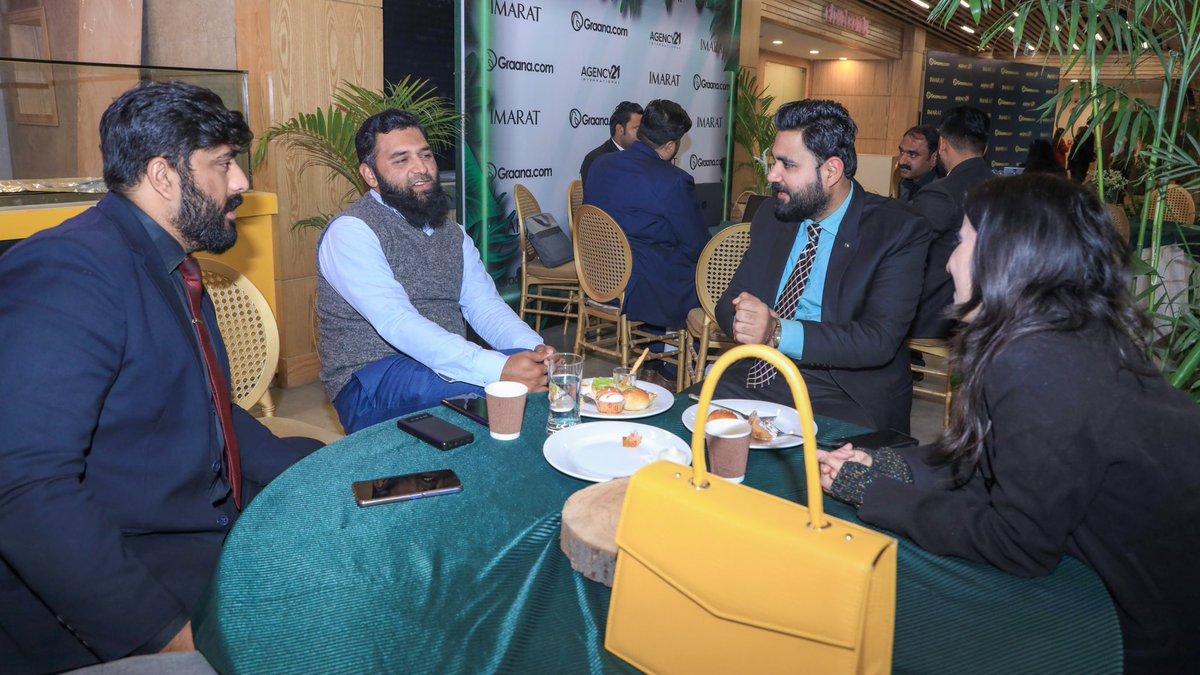 Pictures from today's Open House at Hangout, Amazon Outlet Mall. 

Capturing our agents providing guests with professional advice, insights and navigating them to find the perfect match for their needs and preferences.

#OpenHouse #AmazonMall