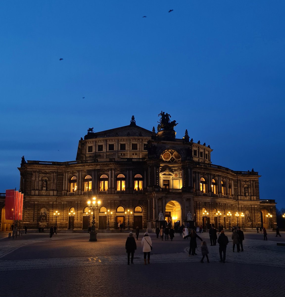 Opernjunkie's tweet photo. Die zweite #Uraufführung in acht Tagen, heute Detlev #Glanert|s #DieJüdinVonToledo in der #Semperoper 🎶 https://t.co/hh8tz26oBA