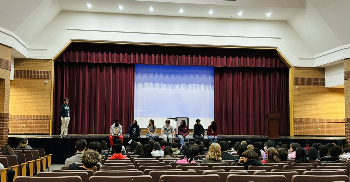 We loved having our future Titans from River Trail come over and learn about all things Northview. See you in August! 📸 @MsClaireGraff