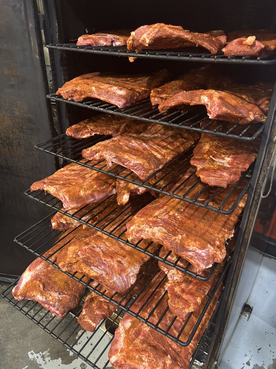 smokingeorgebbq's tweet photo. The smokers are loaded for Super Bowl weekend! Get a smokin’ BBQ spread with our Super Feast- best deal in town! 🔥 https://t.co/IgGJNtE4Db