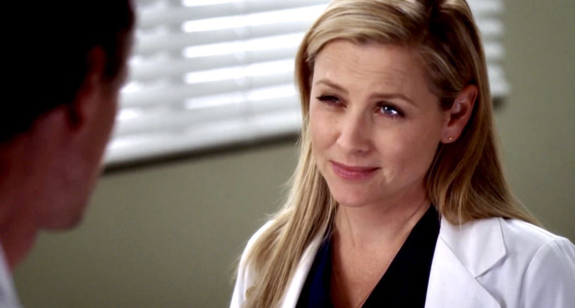 badpostarizona's tweet photo. welcome home, arizona robbins! 🎉 https://t.co/Ym9nWehzCc