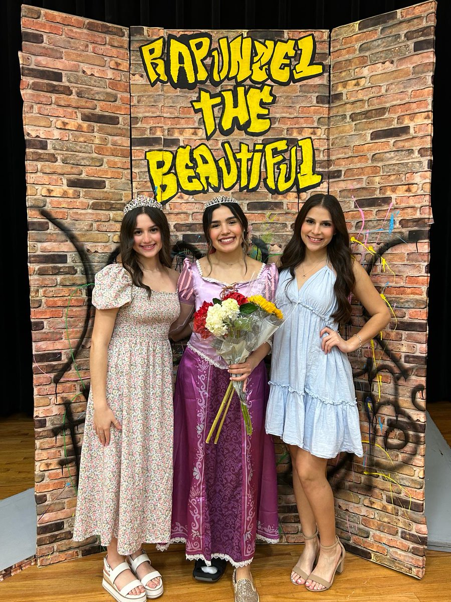 Mercedes_VBall's tweet photo. Great job to Leah, Kailee &amp; and Alex, who performed at their senior play "What Happened After Once Upon a Time"
 this past Thursday. 👸🏻 👑🧡 #Rapunzel #SnowWhite #Princess #Classof2024 https://t.co/dLsBQcsLRa