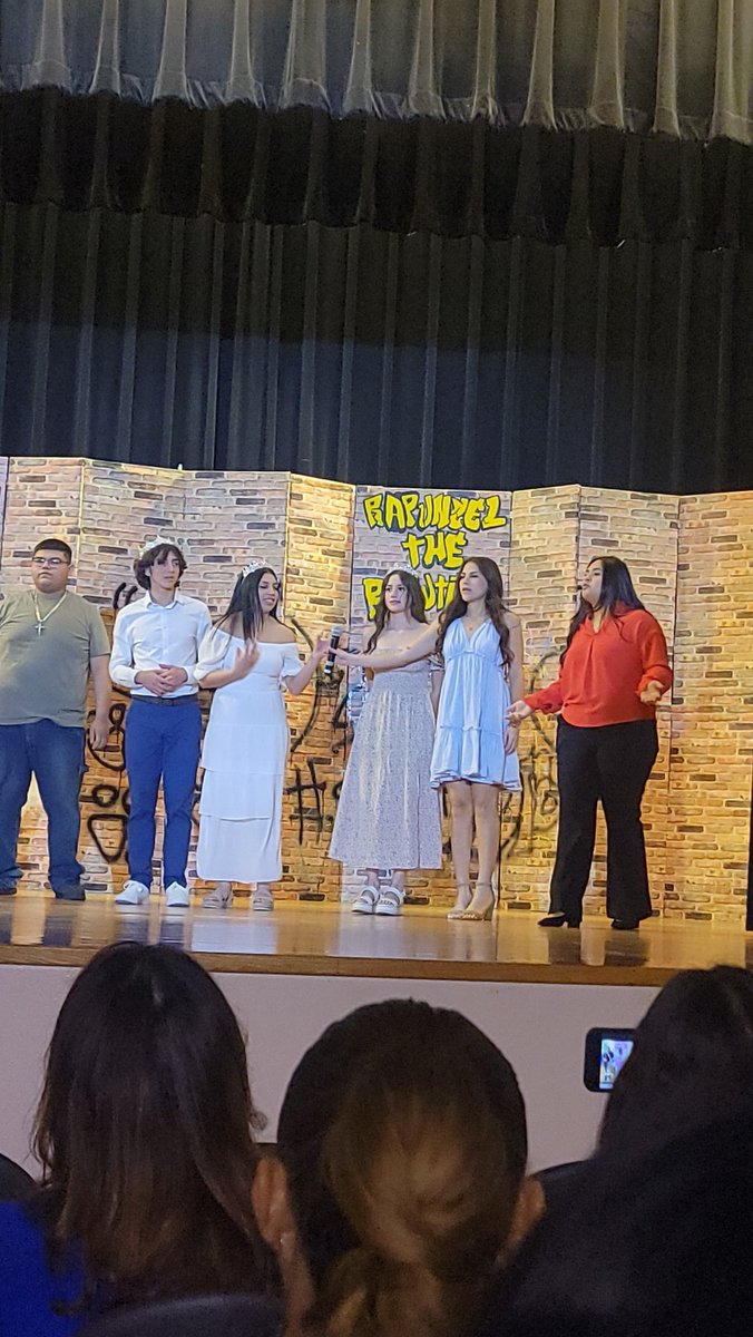 Mercedes_VBall's tweet photo. Great job to Leah, Kailee &amp; and Alex, who performed at their senior play "What Happened After Once Upon a Time"
 this past Thursday. 👸🏻 👑🧡 #Rapunzel #SnowWhite #Princess #Classof2024 https://t.co/dLsBQcsLRa