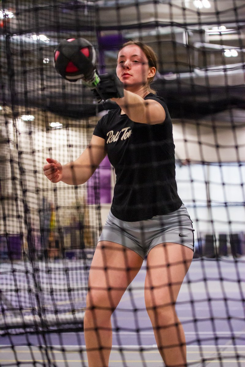RottMelissa's tweet photo. SDSU Indoor Classic: ⚖️ PR 13.18m/45' 3.25"  Way to surpass 13 meters @laurenrott04 💜🐺 https://t.co/9HCQIGHQxD