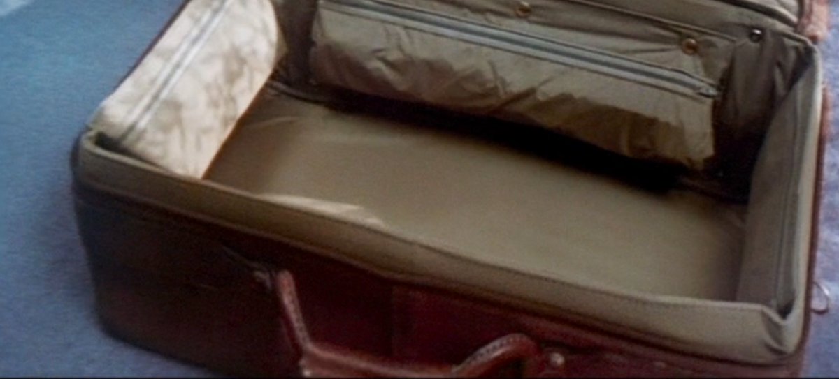 FOURfpf's tweet photo. THE ACCIDENTAL TOURIST
(Lawrence Kasdan, 1988)

#FourFPF #4fpf #BestPictureNominee #GenaDavis #WilliamHurt #KathleenTurner #AnneTyler #Oscars #BestActress https://t.co/3l2eTfReJS