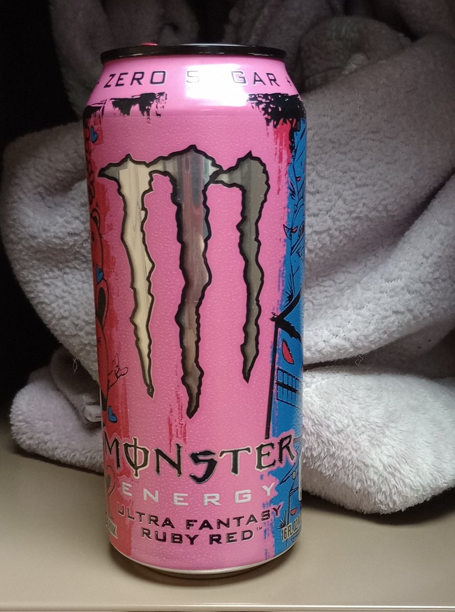 _edtwat_'s tweet photo. Why is this new monster so pretty omg https://t.co/KvzWtOW3SX