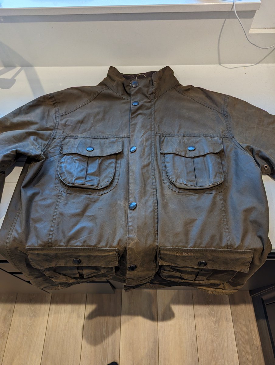 nx_frontier's tweet photo. Re waxing my Barbour took a lot longer than expected!
Although very satisfying!
Now let to it cure in a warm area for 24 hours.
It's recommended you re wax your jacket once a year.
This is its first wax in the ten years of ownership I'm sad to say! 😂
#Barbour #waxjacket
@Barbour