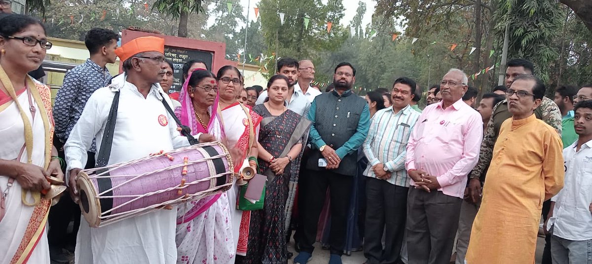 Deorao_Bhongle's tweet photo. राजुरा धनोजे कुणबी युवा क्रीडा व सांस्कृतिक मंडळाच्या वतीनं आयोजित DKPL - 5 क्रिकेट सामन्यांचे उद्घाटन आमदार सौ. प्रतिभावहीनी धानोरकर यांचे शुभहस्ते आज संपन्न झाले. या उद्घाटनीय कार्यक्रमास उपस्थित राहून पाचव्या पर्वाच्या यशस्वीतेसाठी शुभेच्छा दिल्या.
#DKPL #Season5 #RAJURA https://t.co/cVsBFf036V