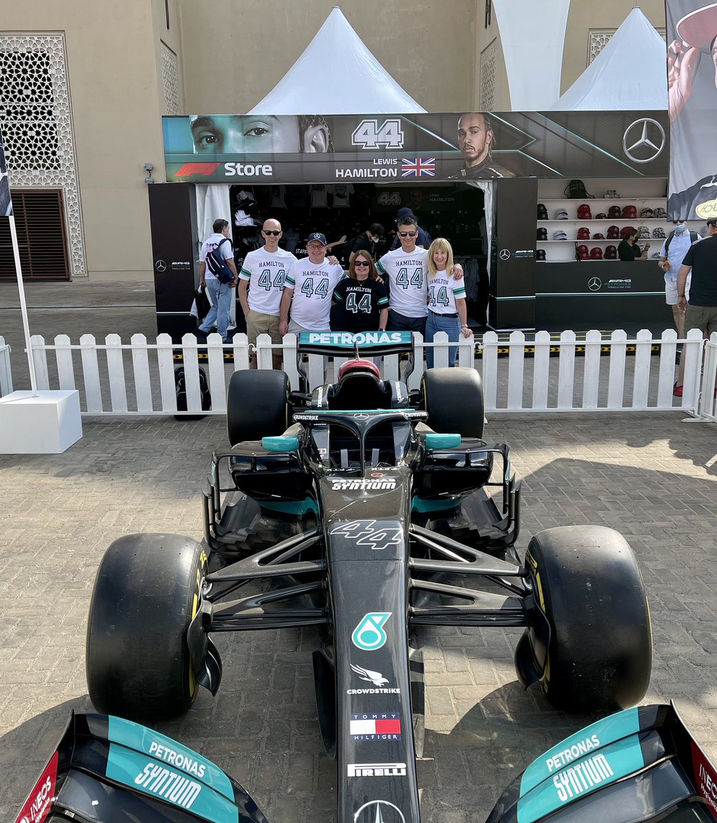 iansocials's tweet photo. @MercedesAMGF1 @LewisHamilton @GeorgeRussell63 https://t.co/zqGaamh76o