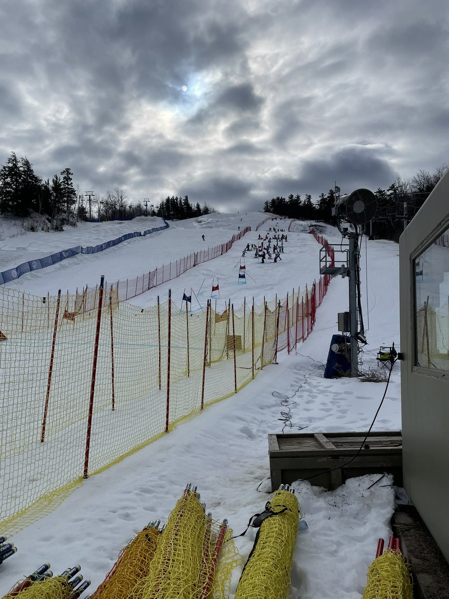 Calabogie_ski's tweet photo. Run 2️⃣ underway soon @CalabogiePeaks for our super fun
 U 1️⃣0️⃣ race today!!! https://t.co/kaogSl5Isd