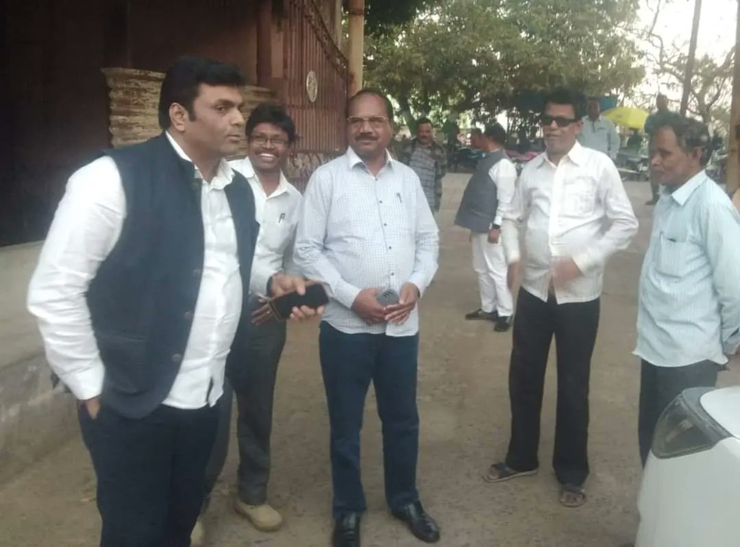 Amaresh_Patri's tweet photo. #OLIC_Baripada_Division #Review with Executive Enginner &amp; other officials .

@CMO_Odisha
@TukuniSahu
@MoSarkar5T
@OdishaWater https://t.co/OP0qakFMBa