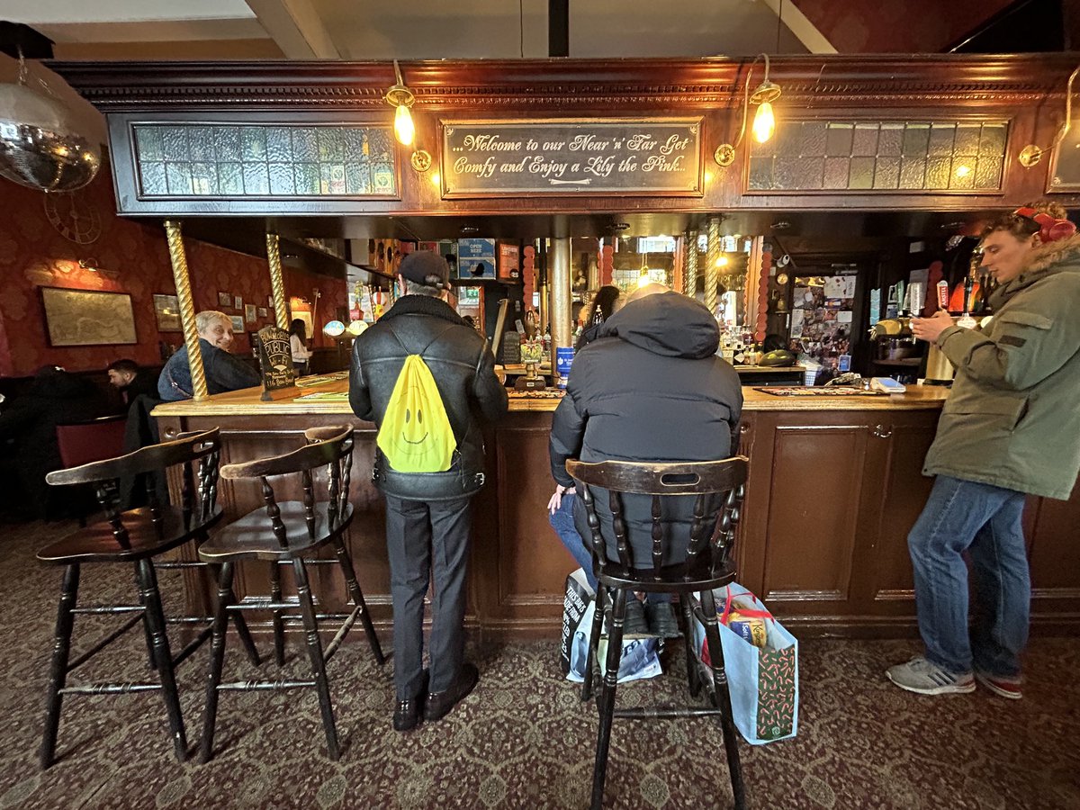 PubsSaving's tweet photo. Support independent pubs day. The Bow Bells, Bow is a proper family owned East End boozer. Built in 1860. π You canβt miss the orange exterior. The pub has a ghost, which flushes the toilet. π#supportindependantpubs #bow Discover amazing independent pubs with #citystack https://t.co/zEXi6uosCV
