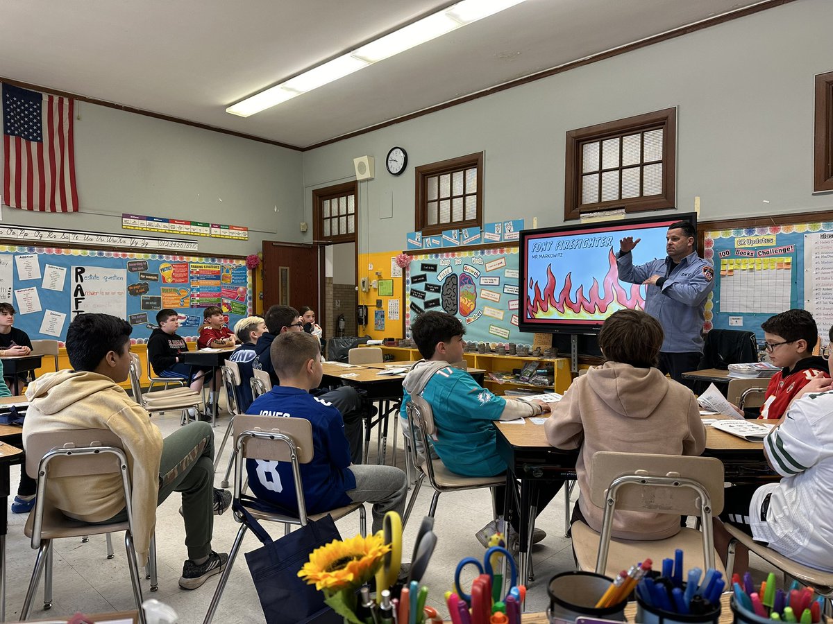 LearnWithMsLane's tweet photo. Thank you @PolkStreetPTA and our great volunteers for such a wonderful Career Day! We had the best morning 😁 @polk_street https://t.co/BHmuCdAQND