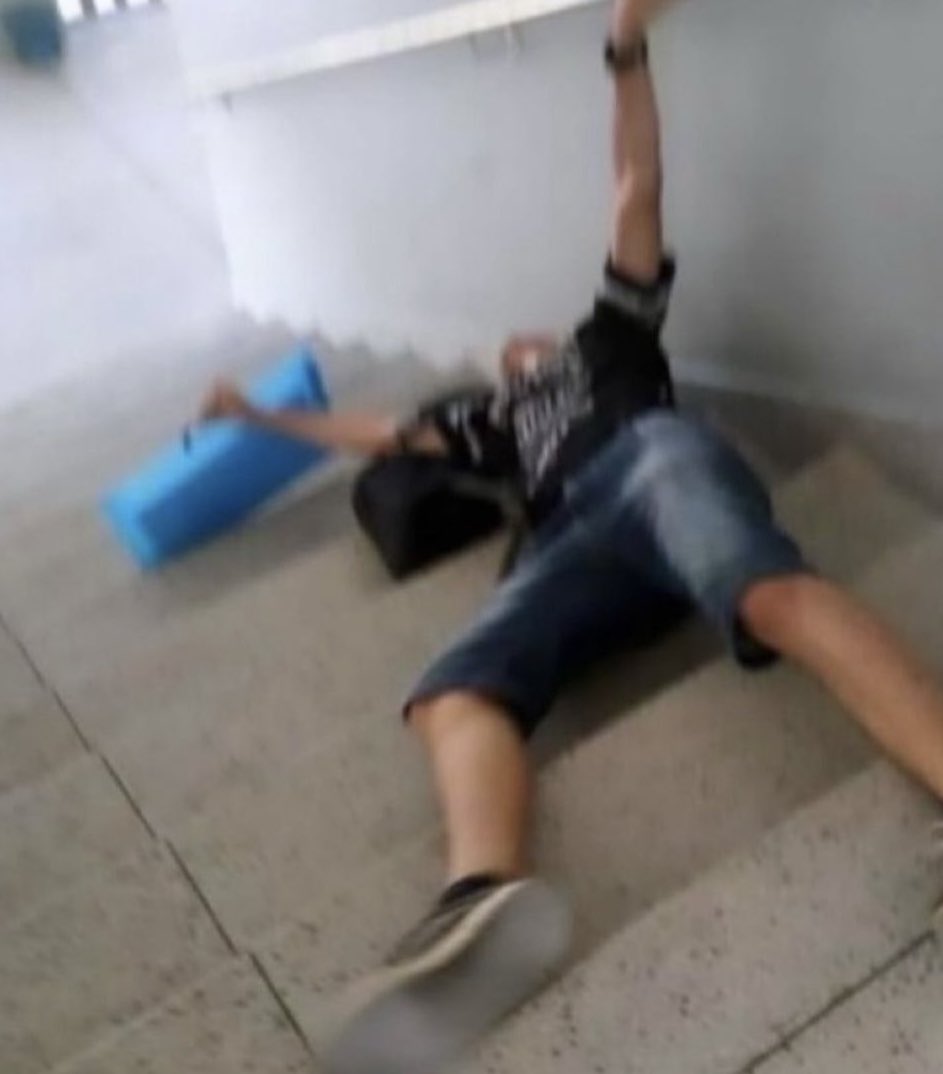 لاعبين مباراة قطر بعد م يلمسوا الكرة :