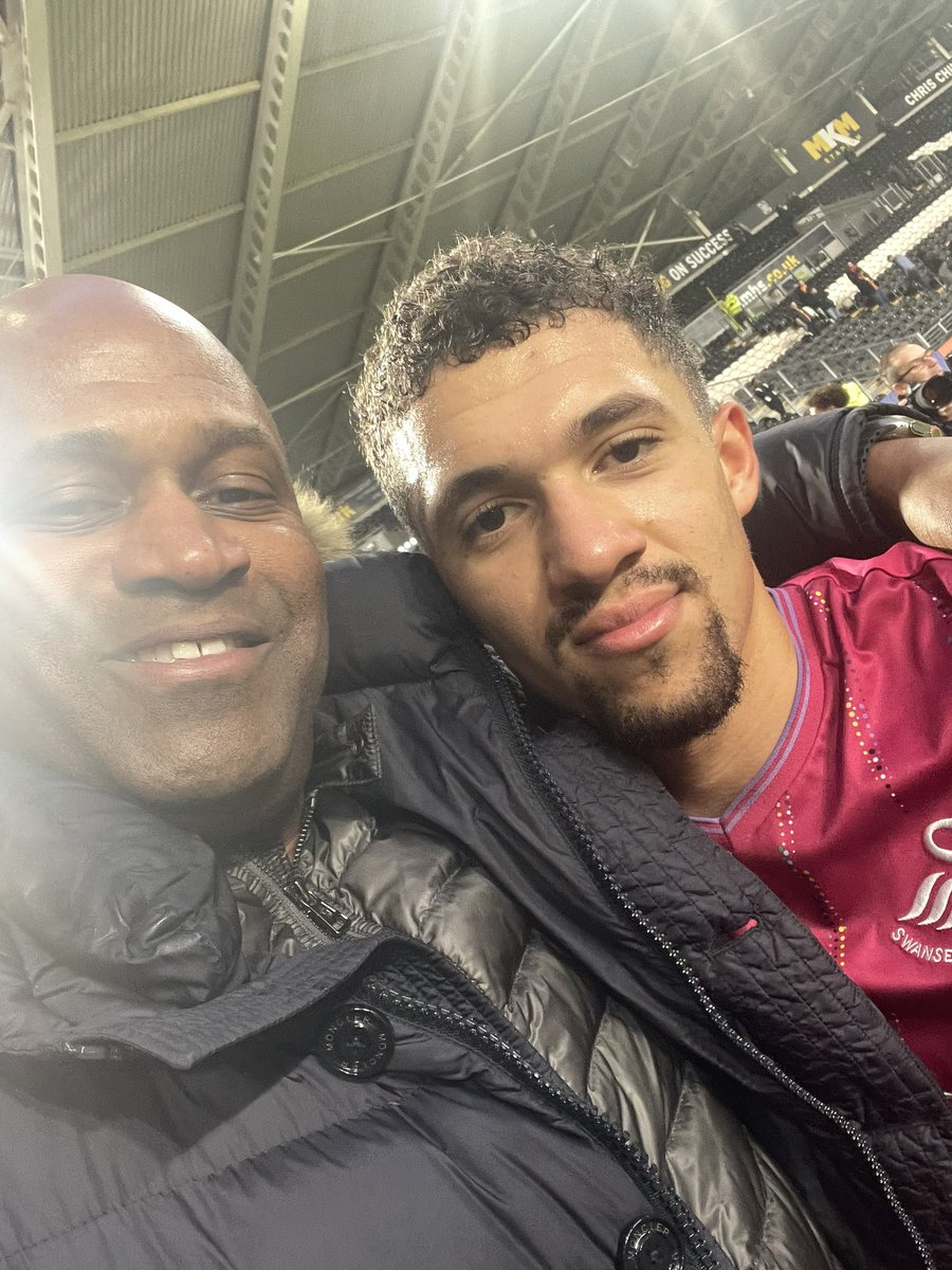 Dean Gordon tweet media