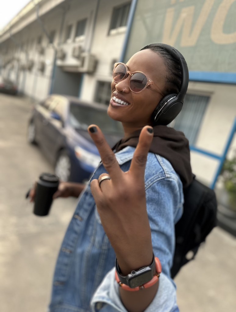 OfficialSuo's tweet image. Game face. Geared up. Morale high!!! 💣 

I will be your #OfficialPidginCommentator tonight as Nottingham Forest face Newcastle #Epl

&amp;amp;

#AFCON2023 #AFCONFinal as South Africa face DR Congo.

This night will be special on God.🎙️🔥

203 x @DStvNg x @SuperSportTV 

#Kpoko💛🙏