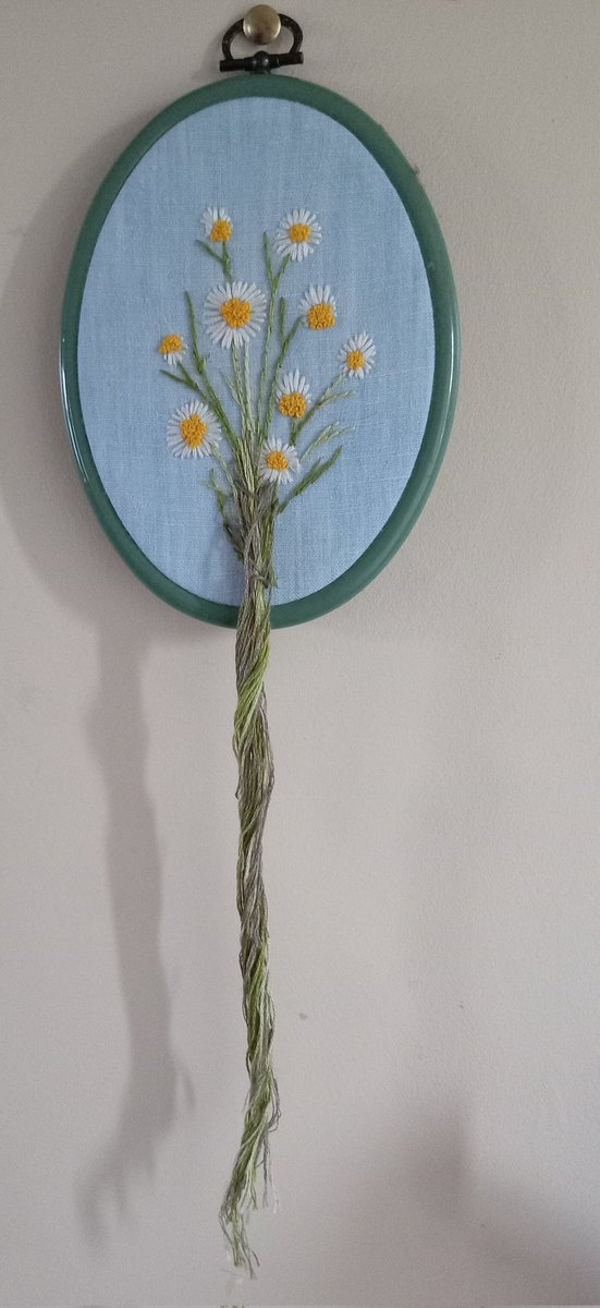 'Daisies Roots'. 3d hand embroidery.
#embroidery #flower #spring #embroideredart