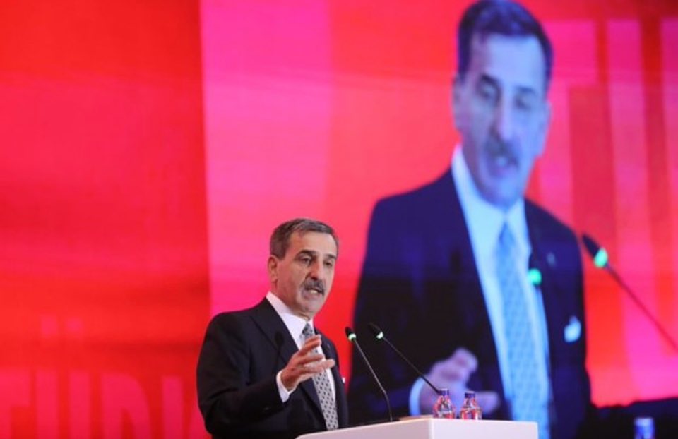 YARDIMCI HİZMETLİLERİN SORUNLARININ TAKİPÇİSİYİZ

Kamu kurum ve kuruluşlarında yaklaşık 110 bin dolayında yardımcı hizmetler sınıfı personeli bulunmaktadır. Bu çalışanlarımızın büyük çoğunluğu yüksekokul mezunudur ve pek çoğu kurumlarında memurlarla aynı görevi yürütmektedir. Bu