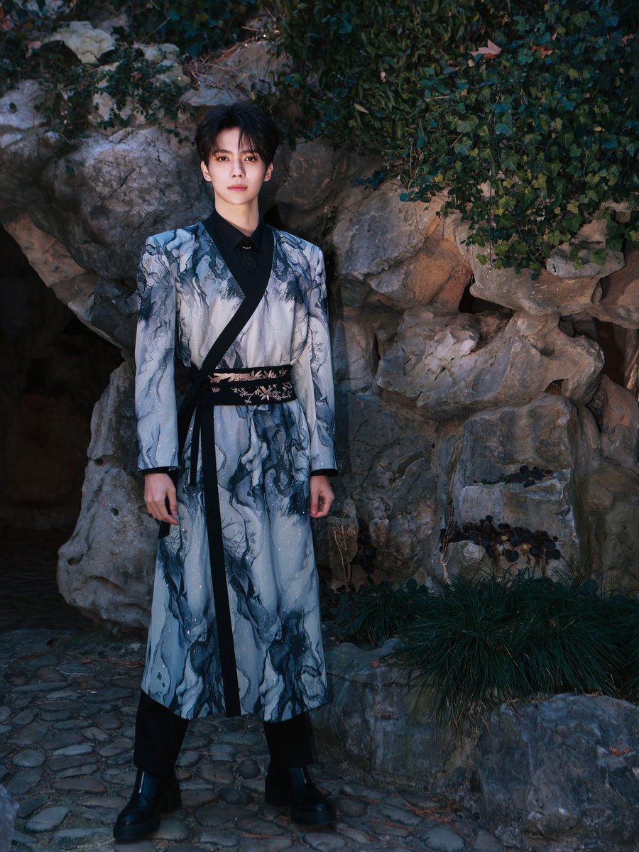 #LuoYizhou for 2024 Dragon TV Spring Festival Gala

More - weibo.com/2953908224/499…