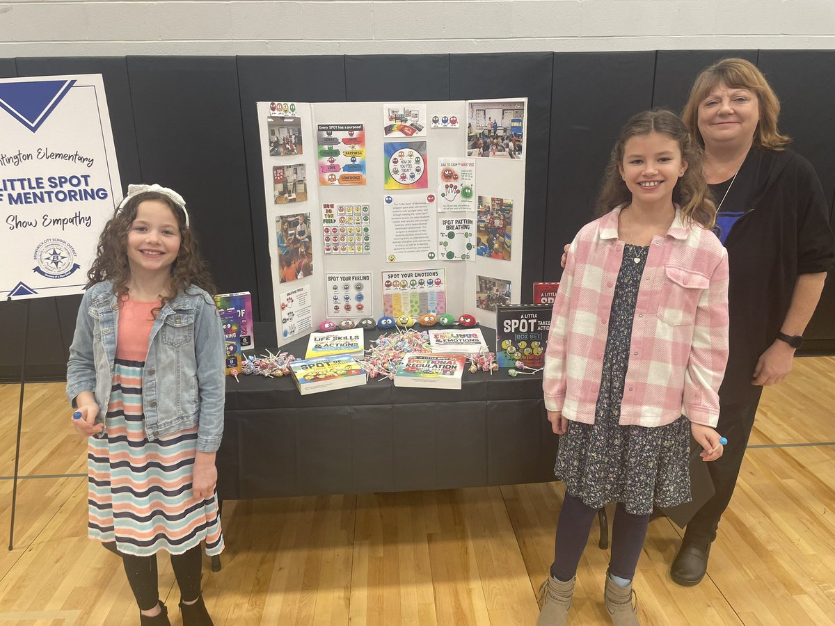 BCSDHuntington's tweet photo. Coding Club, K Kids, and Little Spot Mentor Program representing Huntington at the BCSD Excellence Showcase this morning!!! @BrunswickCSD https://t.co/zuecE3EUBx